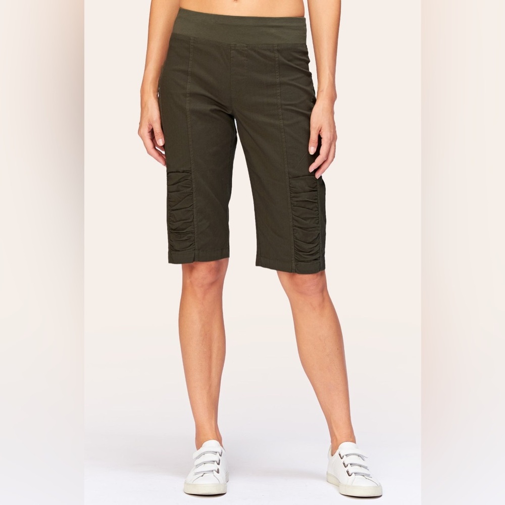 XCVI TATEM BERMUDA SHORTS, OLIVE